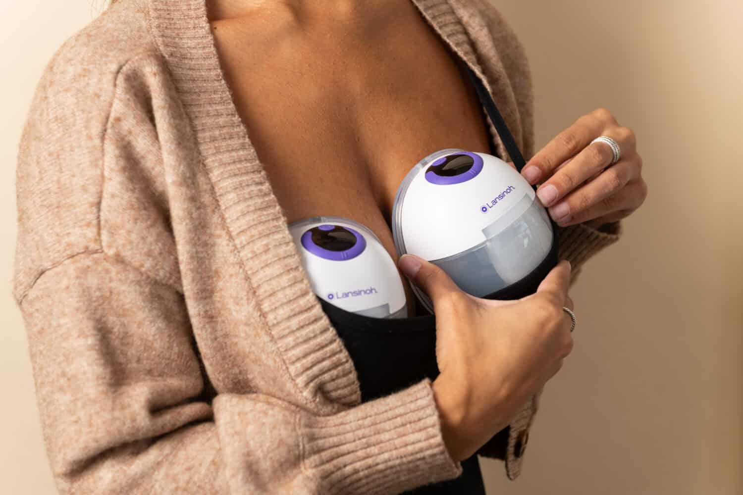 Women wearing Lansinoh DiscreetDuo in bra